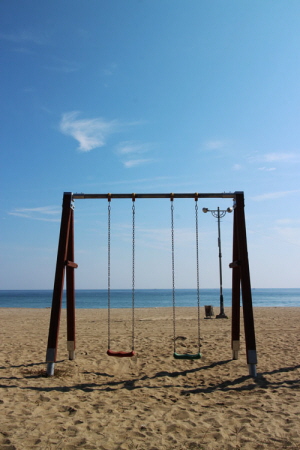 속초_낙산해수욕장 그네.jpg
